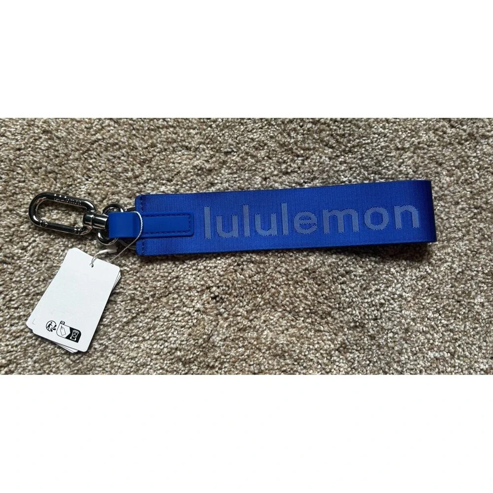 Lululemon Never Lost Keychain Blue NWT - Picture 2 of 2